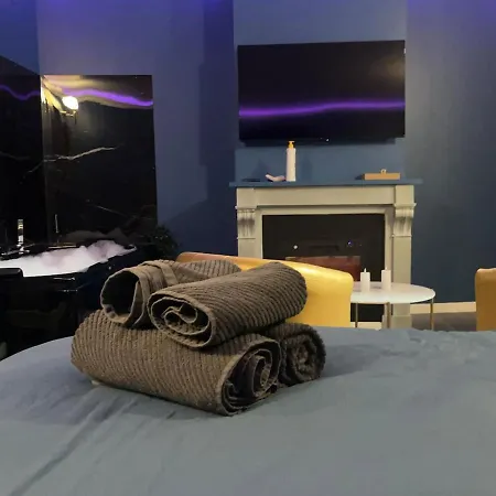 La Messaline - And Secretroom - Balneo Apartamento Soissons